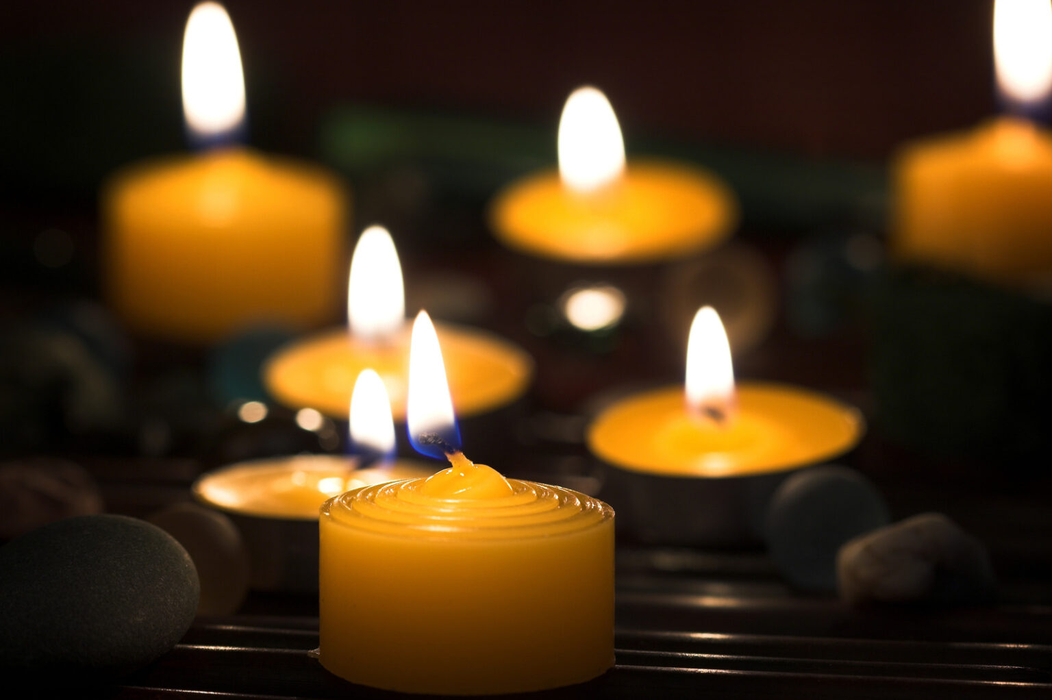 How to Manifest Things to Your Life with Candles